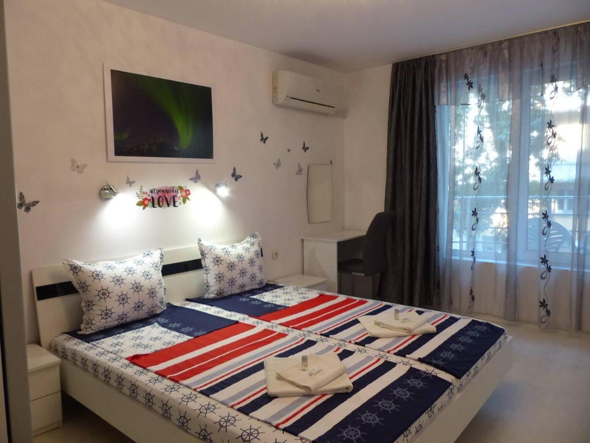 Apartament Holiday Burgas Екстер'єр фото