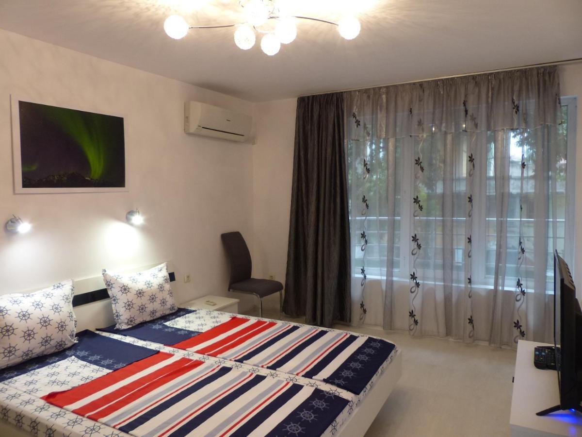 Apartament Holiday Burgas Екстер'єр фото