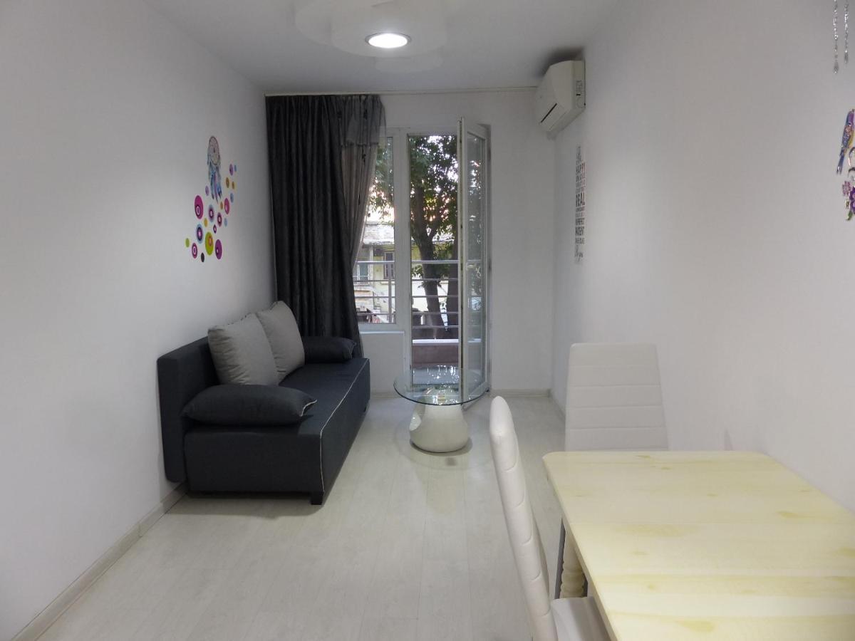 Apartament Holiday Burgas Екстер'єр фото
