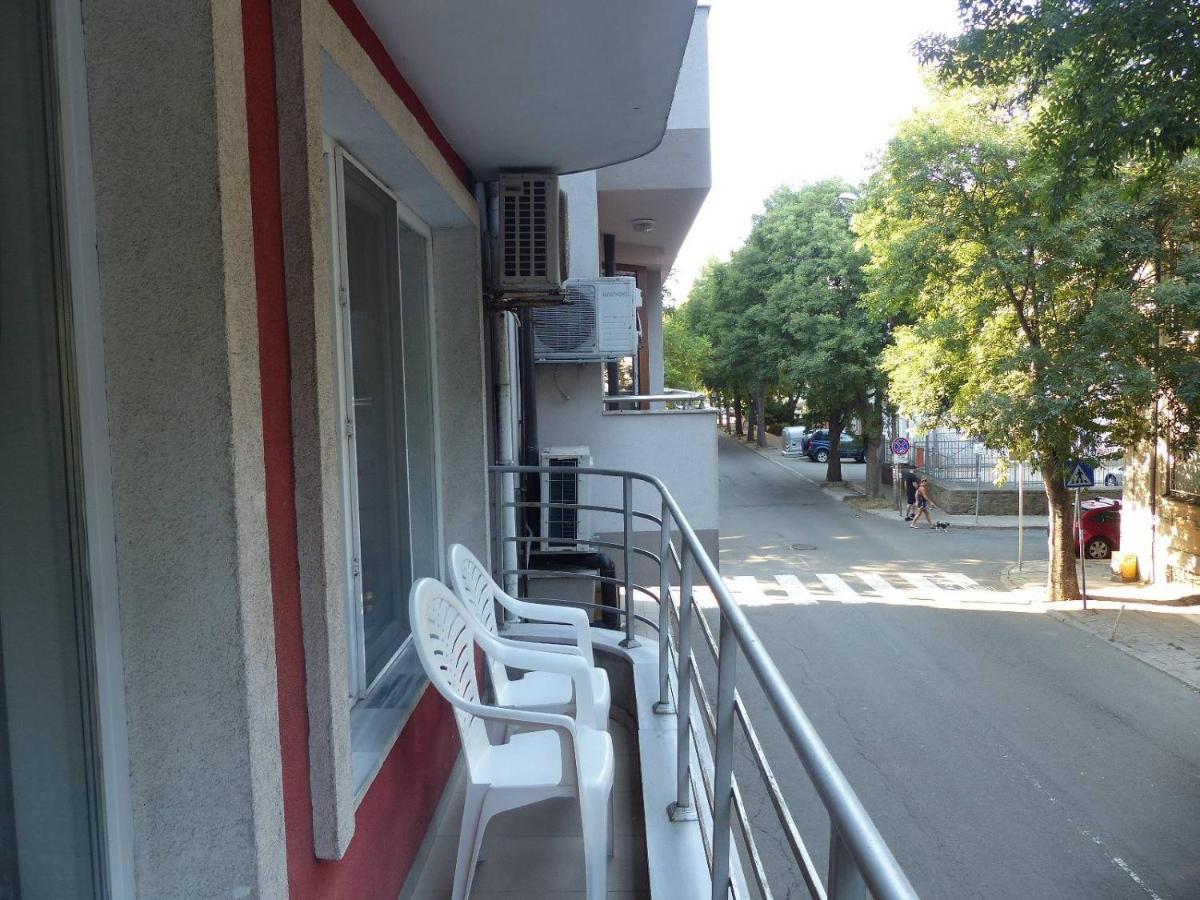 Apartament Holiday Burgas Екстер'єр фото