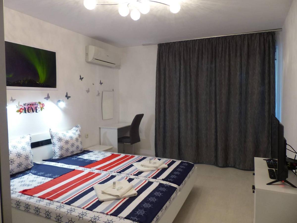 Apartament Holiday Burgas Екстер'єр фото